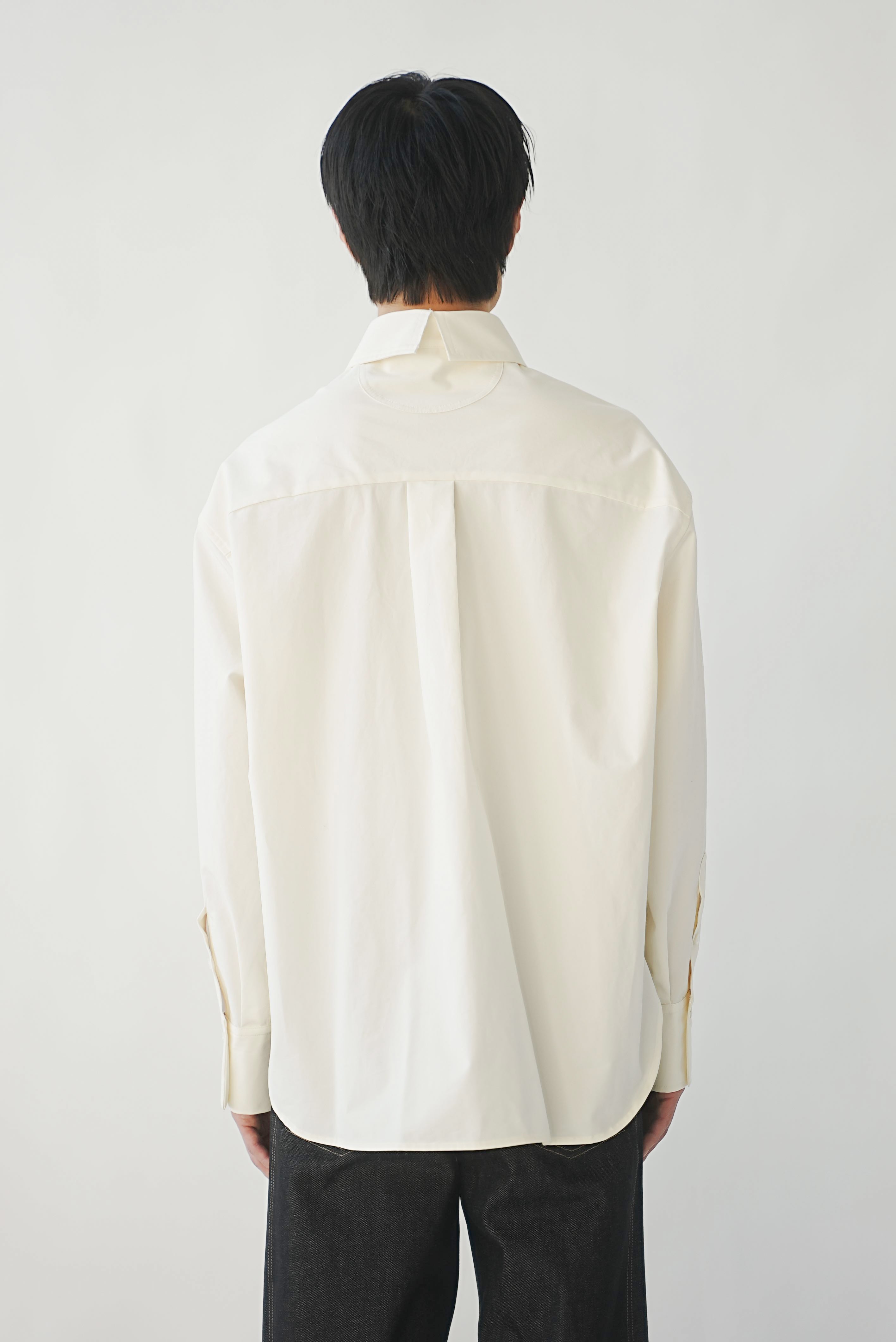 COMMISSION SS23 BOARD SHIRT MARSHMALLOW – STRONG